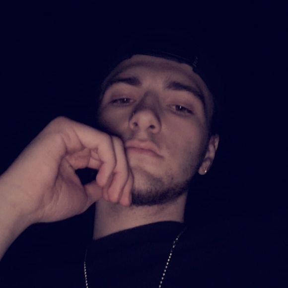 Meet your Posher, Brendan - Picture 1 of 1